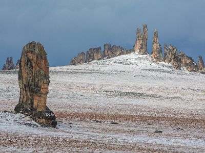 День 5. Экскурсия по Каменным Людям